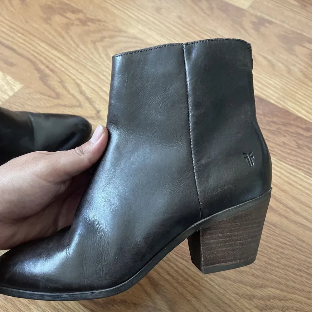 FRYE Megan Inside Zip Leather Chocolate Brown Booties FR41577 Women's 7.5